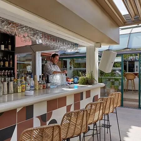 Duflot & מלון 4*